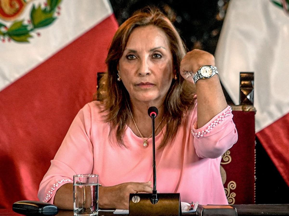 Presidenta Boluarte es denunciada formalmente por soborno en caso Rolexgate