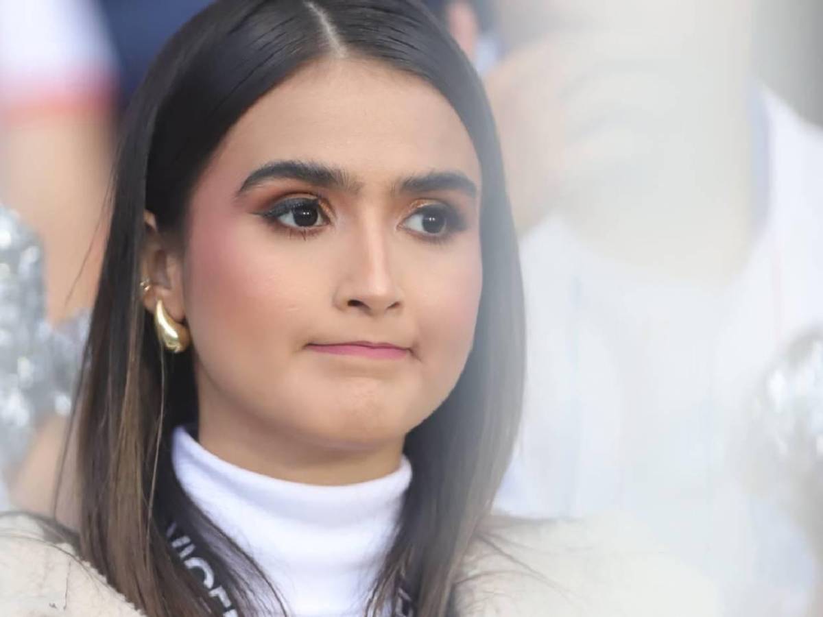 Presentadores hondureños y famosos en el estadio Nacional para la final Olimpia-Motagua