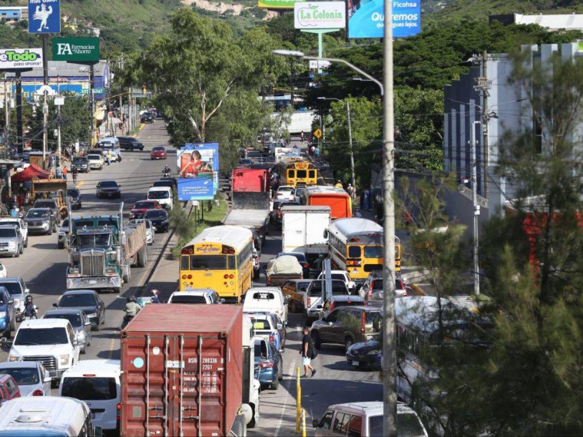 Alcaldía realizará trabajos de reparación este miércoles en la caótica salida al sur