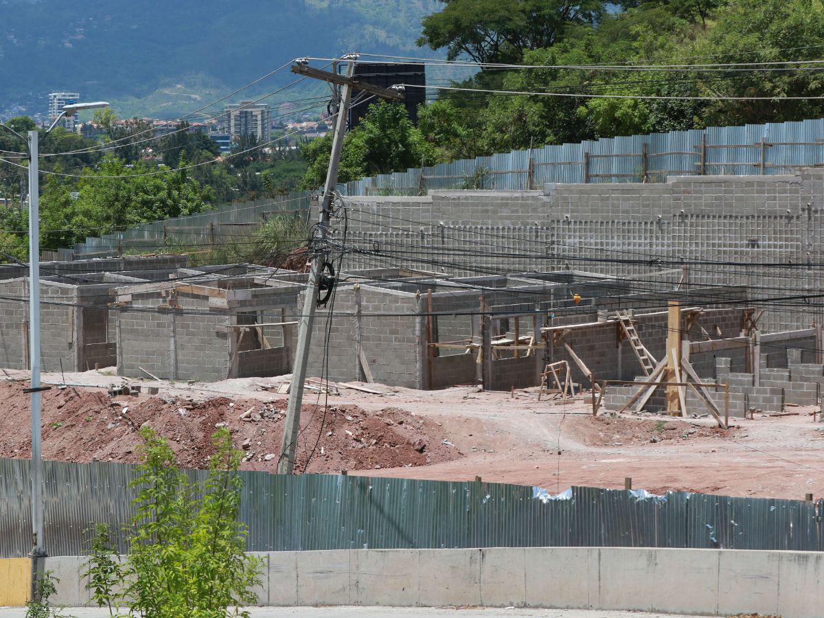 Las obras del nuevo edificio de la Feria del Agricultor de Villa Nueva avanzan en un 30%