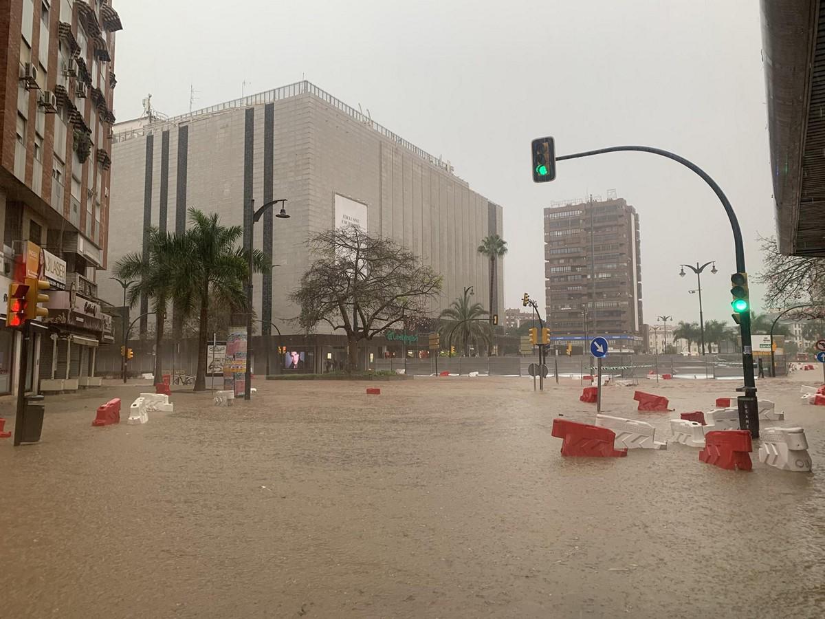 Así luce el centro de Málaga, España, tras las primeras lluvias de la DANA