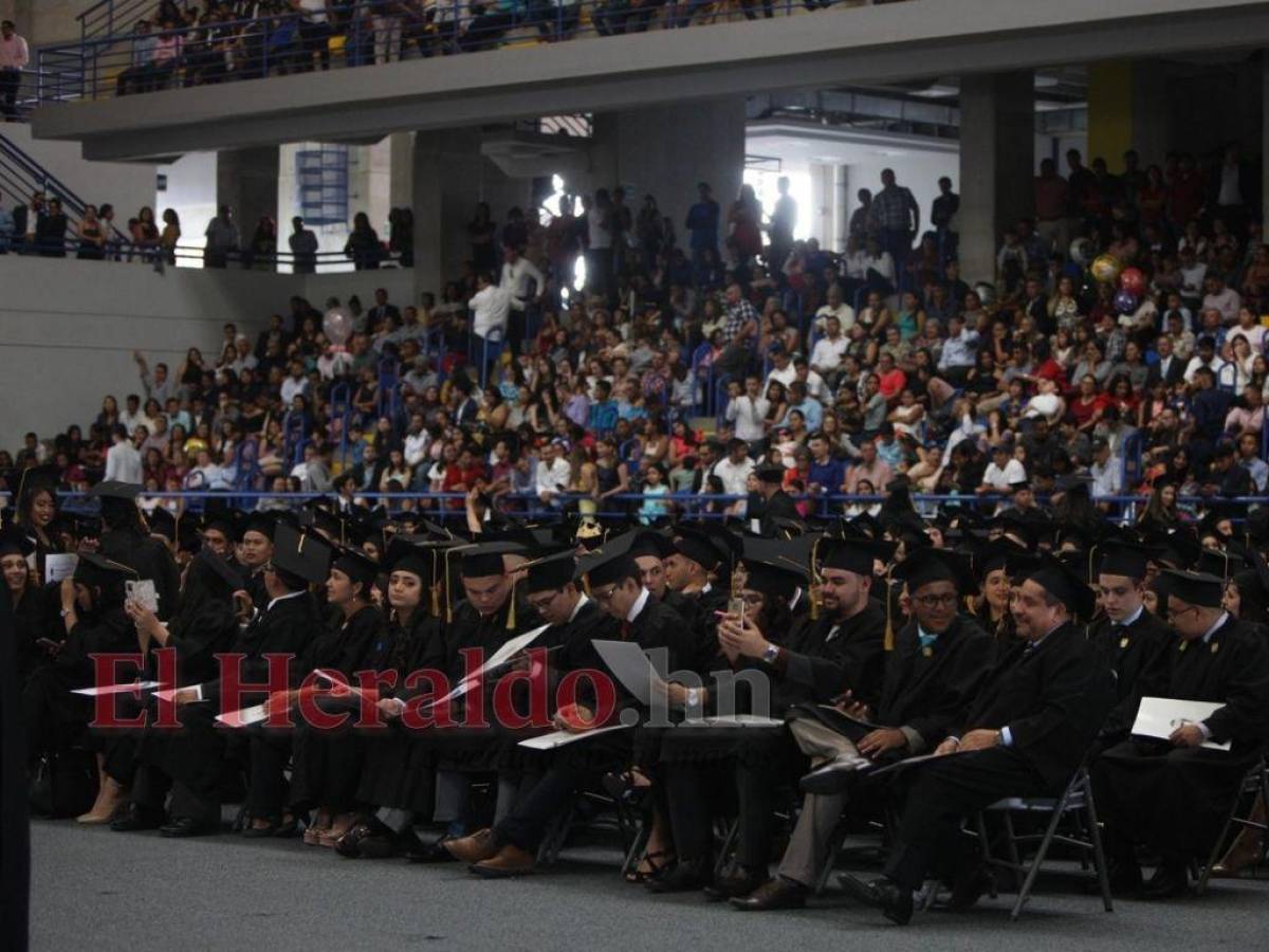 UNAH graduará a 2,595 profesionales este 23 y 25 de marzo de manera presencial