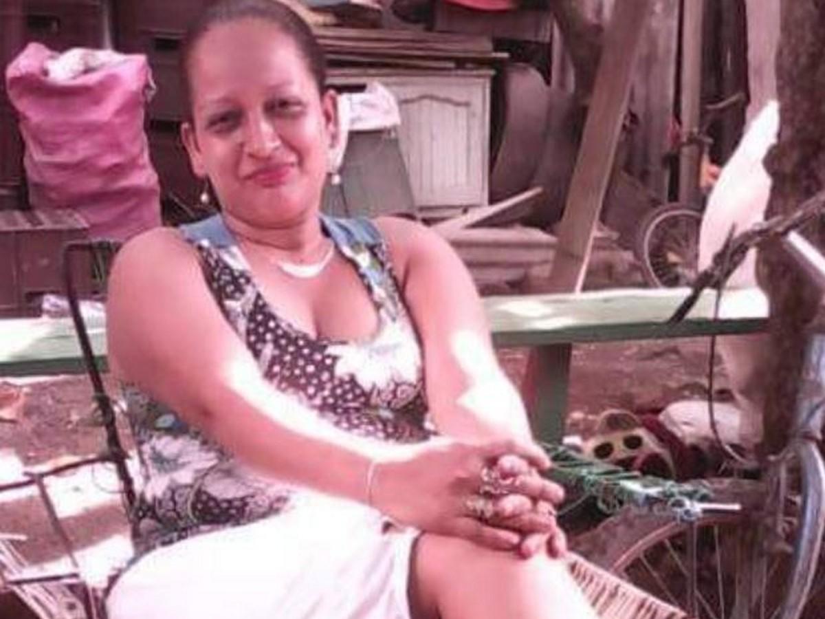 Mujer es asesinada frente a su casa en Juticalpa, tras recibir una llamada