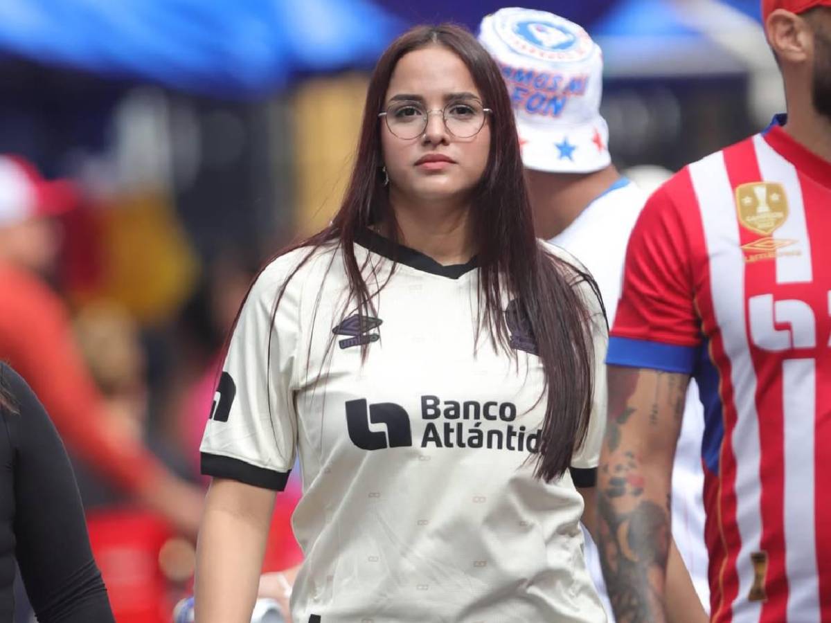 Novia de jugador del Motagua sorprende entre bellas chicas en el Nacional ¡Hubo descuido!