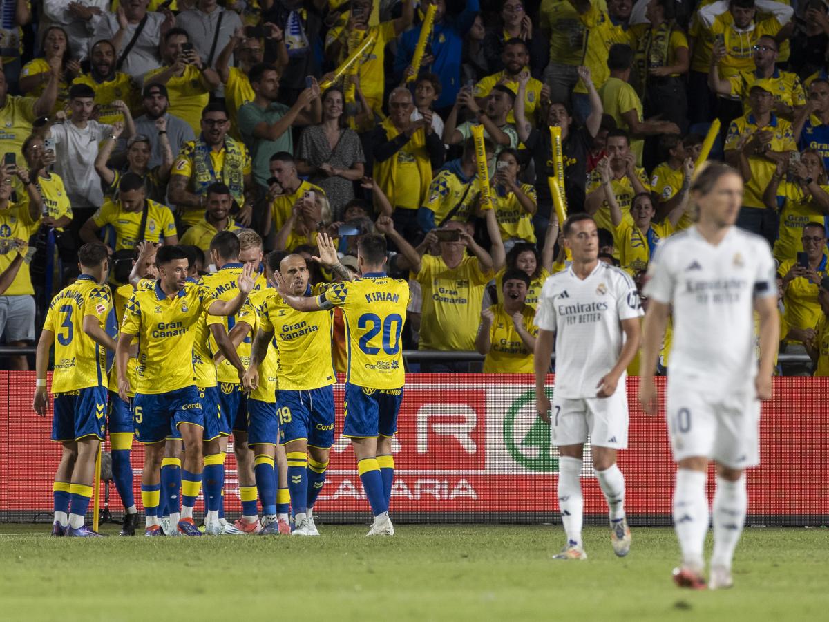 Las Palmas celebrando el primer gol del partido.