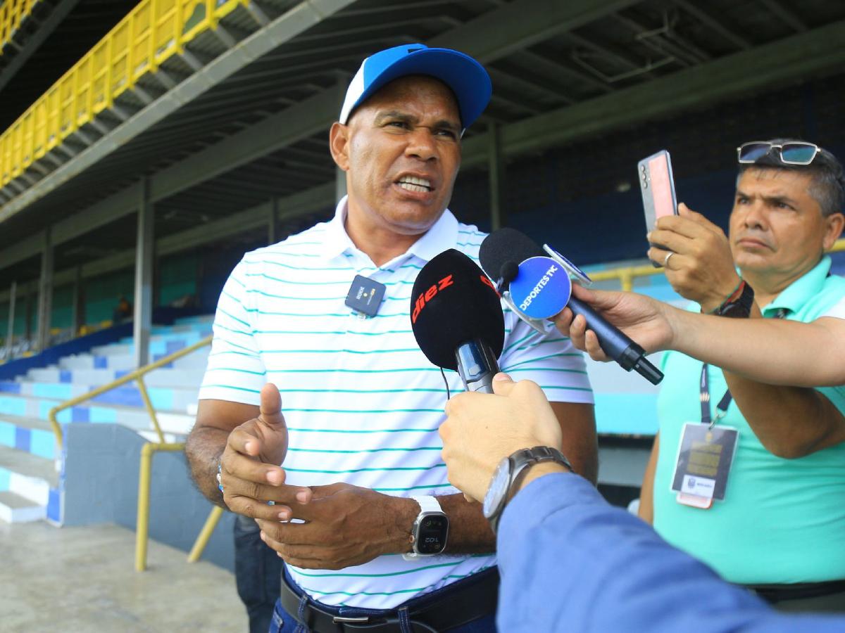 Mario Moncada reveló el partido de inauguración del Morazán y atiza contra la nueva grama