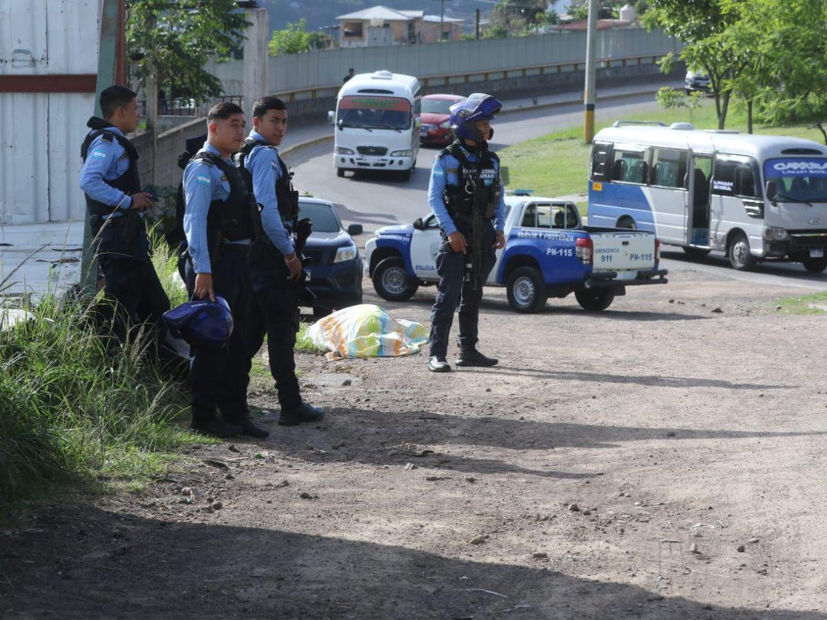 Encuentran cadáver de hombre asesinado a machetazos en El Carrizal