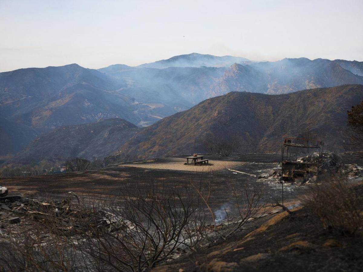 Incendio en Malibú: fuertes vientos propagan sin control las llamas