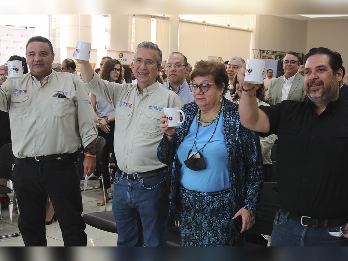 <i>Brindis Conmemorativo en el lanzamiento de la ‘Café de Honduras - International Expo.</i>