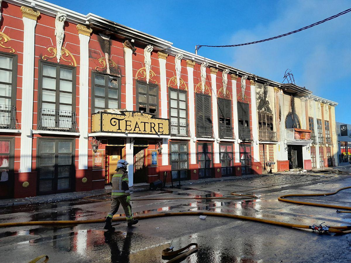 Trece muertos en el incendio de una discoteca en Murcia, España