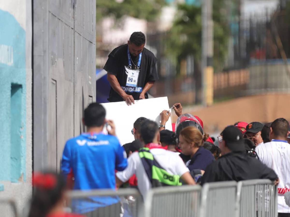 Final Olimpia vs Motagua: Comienzan a llegar los aficionados al estadio Nacional