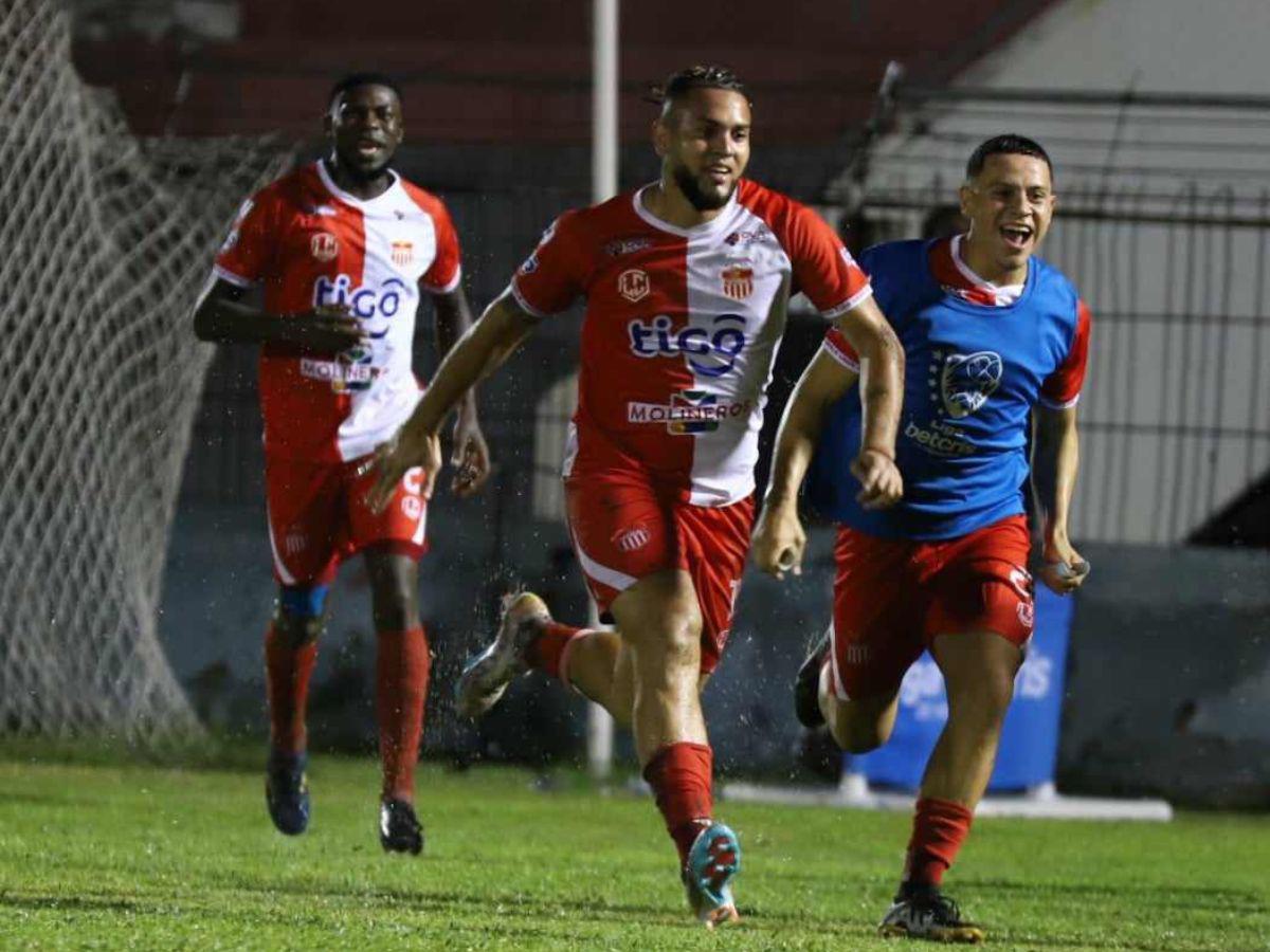 El Vida se adelantó en el marcador con un gran gol de Josué Villafranca.