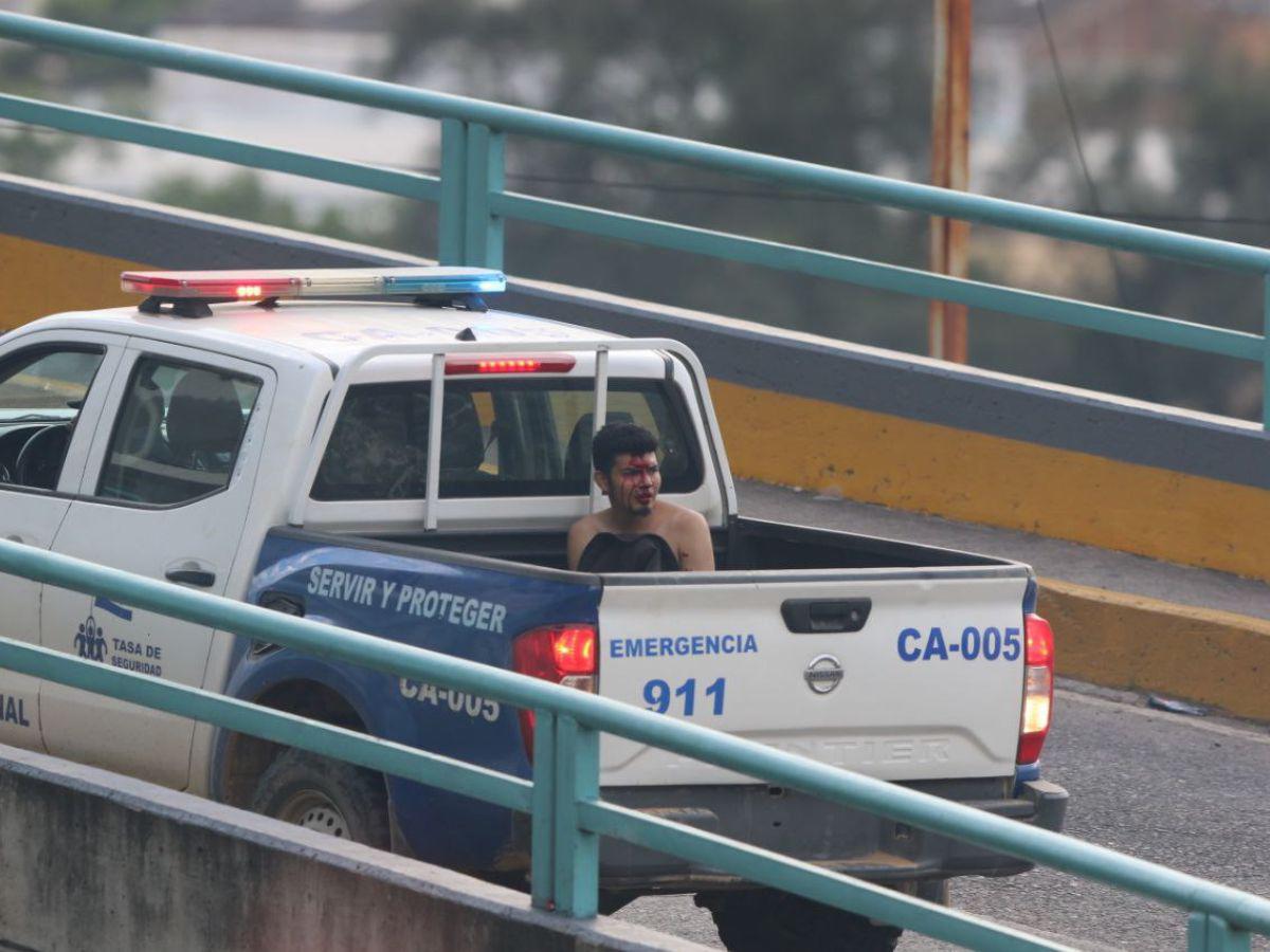 Disparos, heridos y capturas dejan disturbios previo al Motagua-Olimpia en la capital