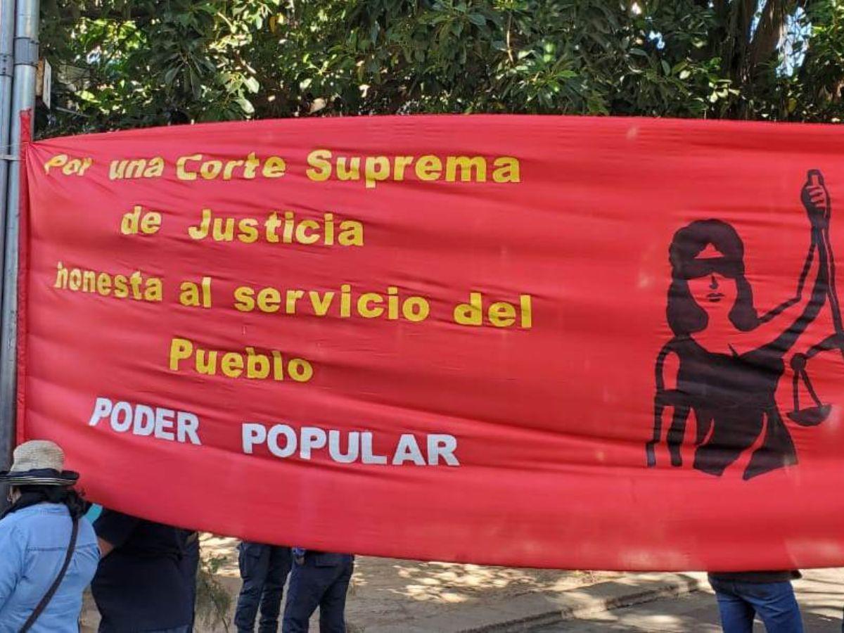 Resistencia se instala en el Parque Central previo a elección de Corte Suprema de Justicia