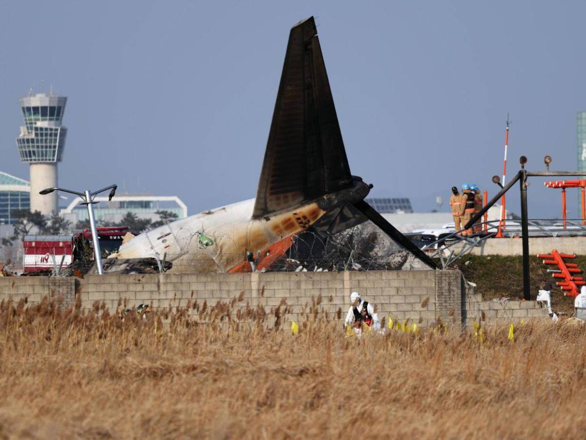 Corea del Sur: 179 personas muertas y dos sobrevivientes a fatal accidente aéreo