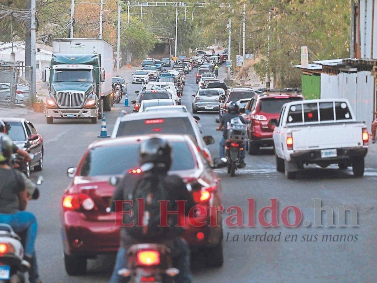 En desarrollo propuesta para mitigar tráfico en salida al sur