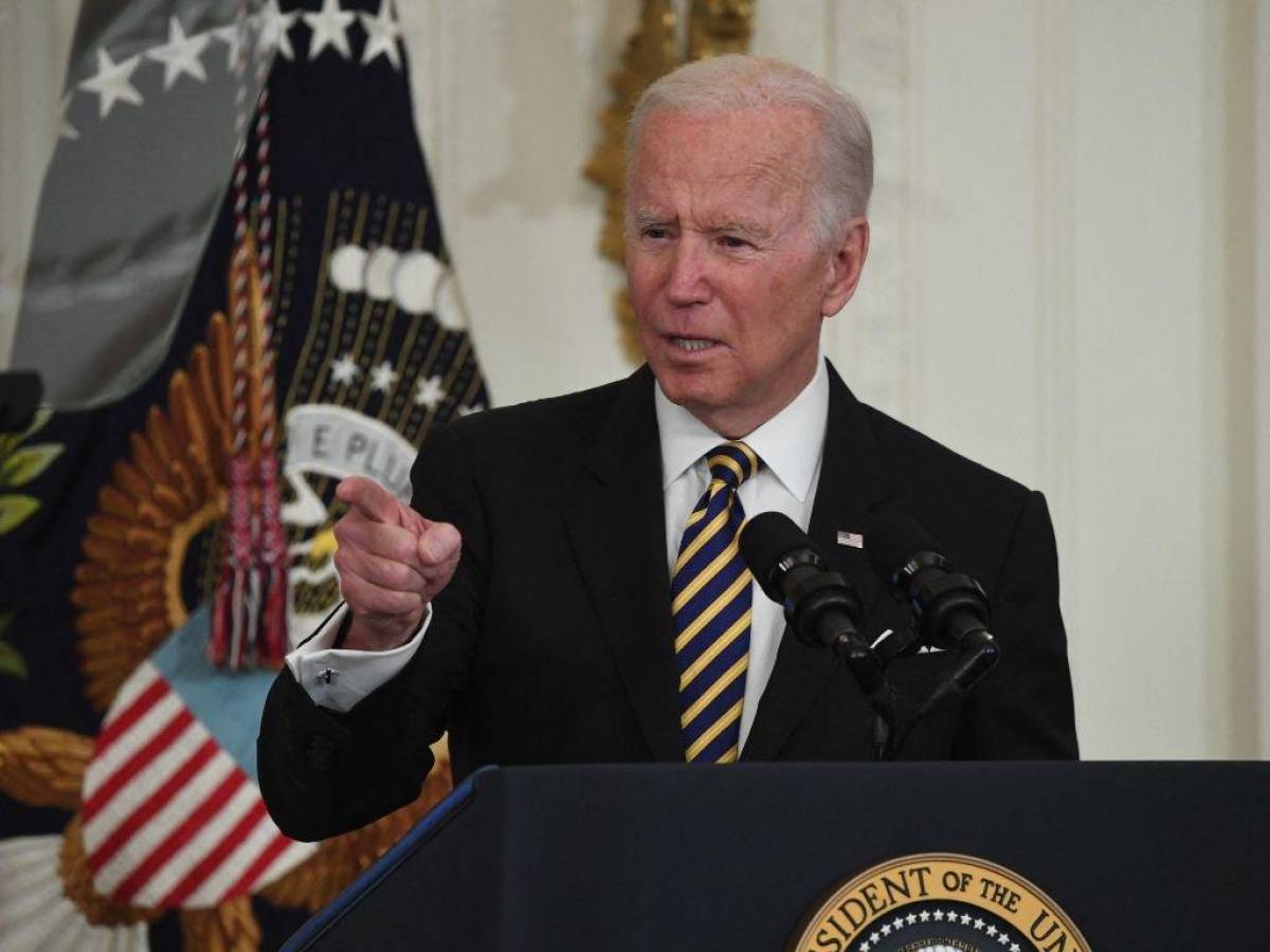 Biden propone transferir a Ucrania bienes confiscados a oligarcas rusos