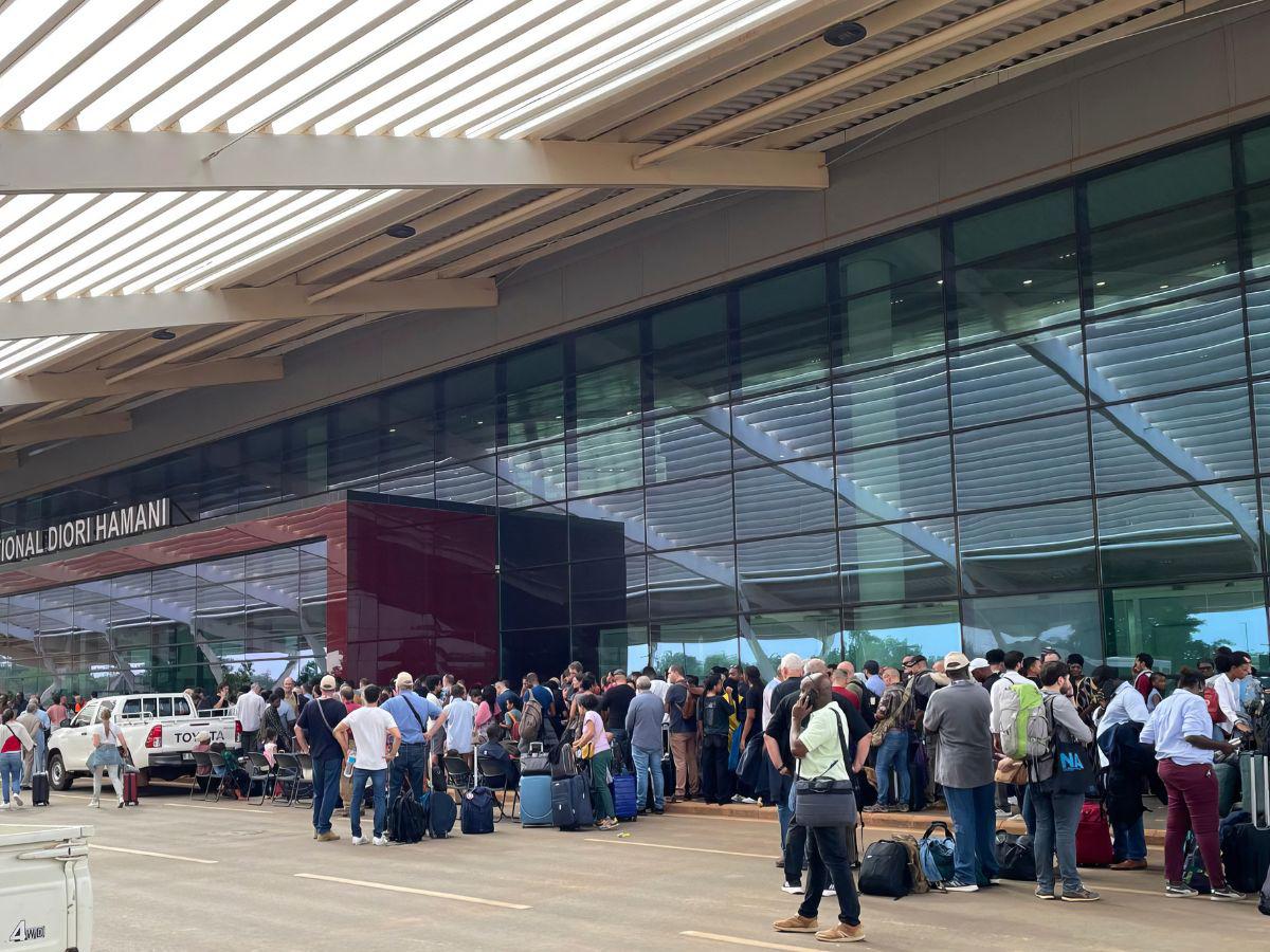 Francia inicia evacuación de europeos de Níger tras golpe de Estado