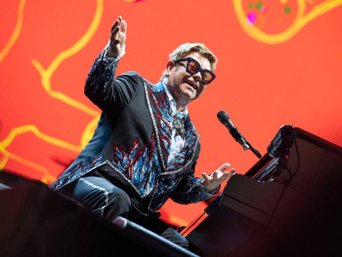 Elton John revela la enfermedad que lo aleja de los escenarios