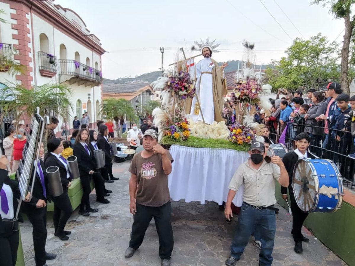 En otros sectores del país también se realizó el acto litúrgico.