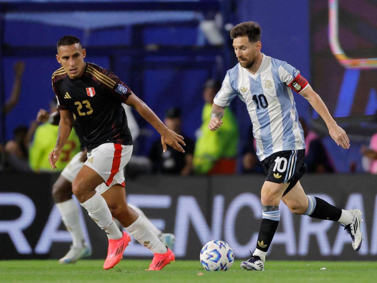 “¿Qué haces bobo?” La reacción de Messi contra un rival en el Argentina vs Perú