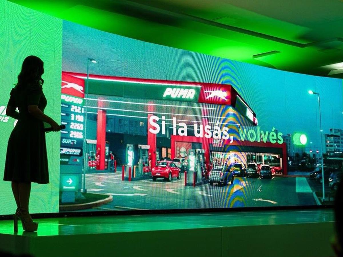 <i>La app Puma Pris permite a los usuarios pagar con tarjeta de crédito o débito directamente desde su móvil al cargar combustible o comprar en tiendas Super 7.</i>