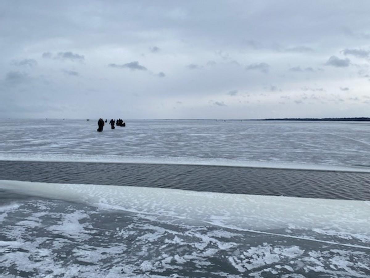 EEUU: Rescatan a 200 pescadores atrapados en una placa de hielo a la deriva