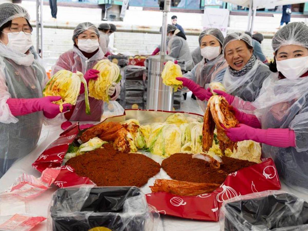 Kimchi para todos: El gesto de los Budistas cada año para familias necesitadas