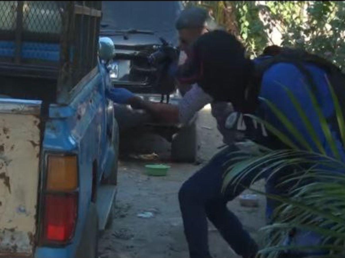 Equipo de la DPI toma huellas de identificación balísticas.