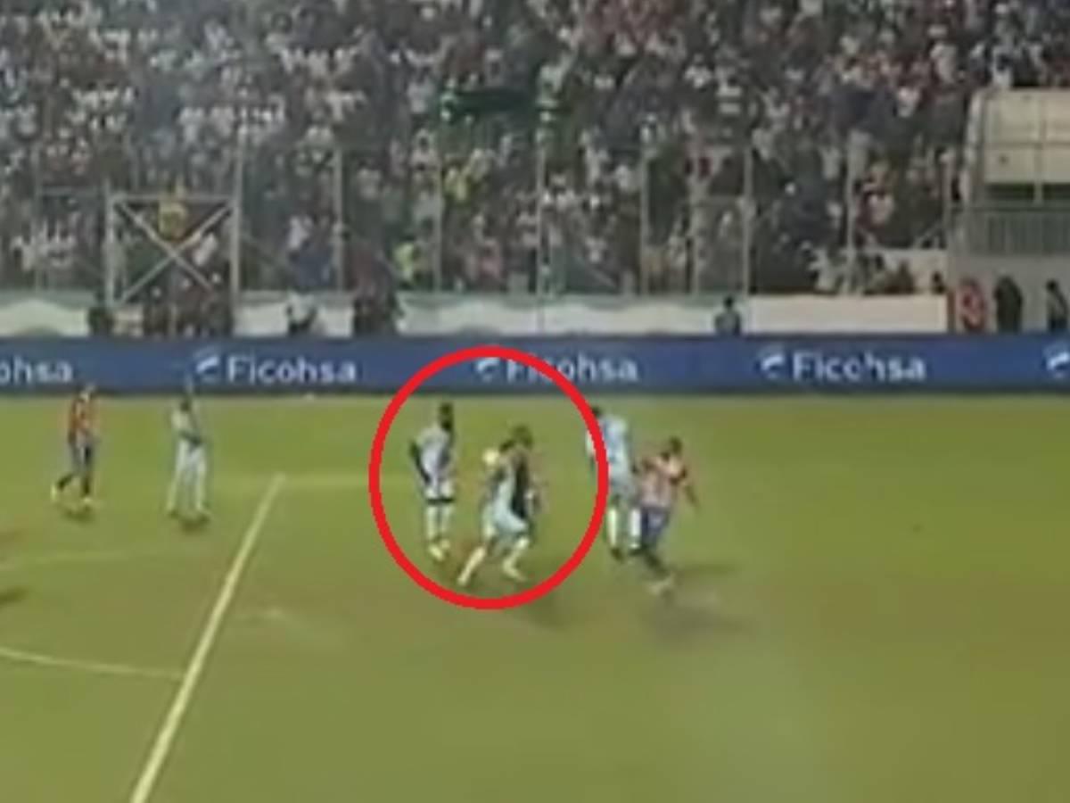 Polémica: El penal que todo Olimpia pidió en la final ante Motagua