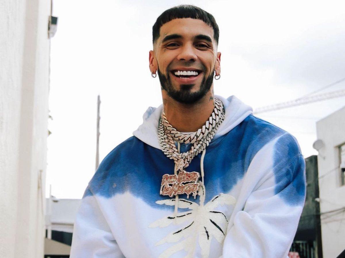 Anuel presume a su nueva novia el mismo día del cumpleaños de Yailin