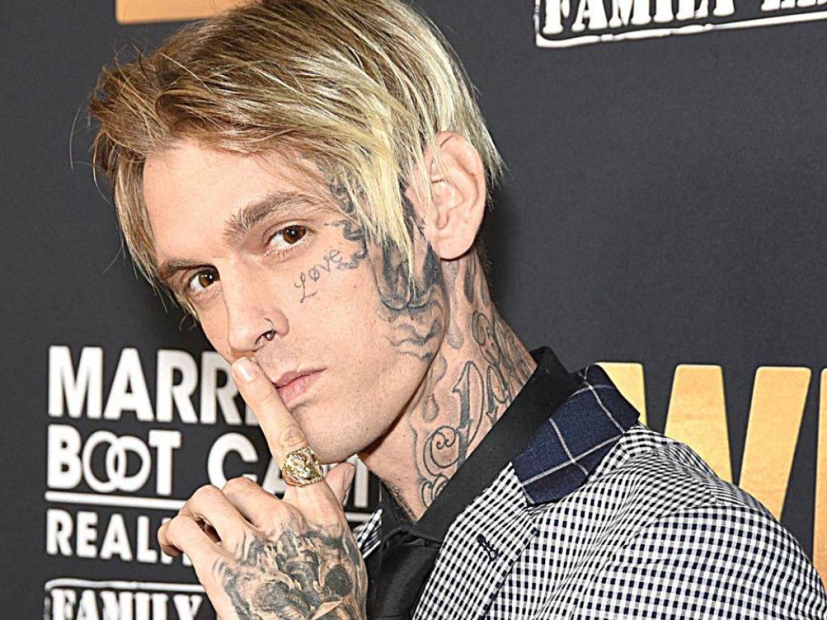 Muerto en su casa hallan a Aaron Carter, hermano de Nick de los Backstreet Boys