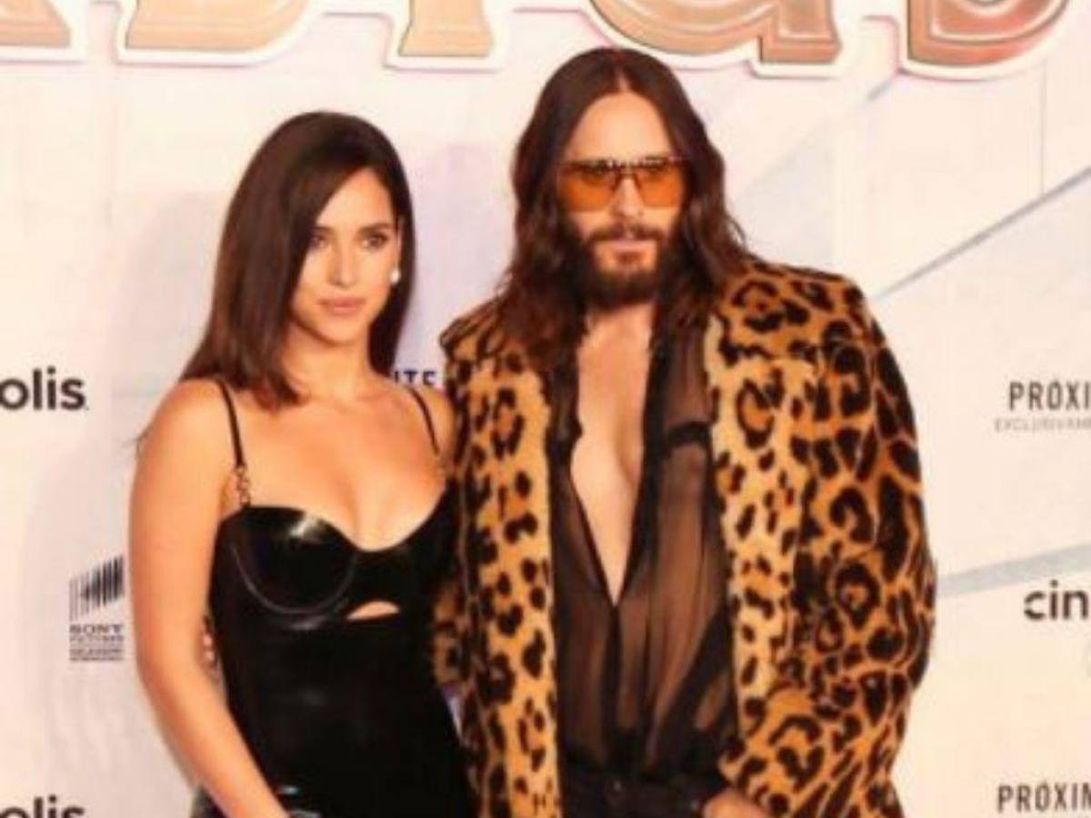 El penoso momento de Adria Arjona que le hizo pasar Jared Leto