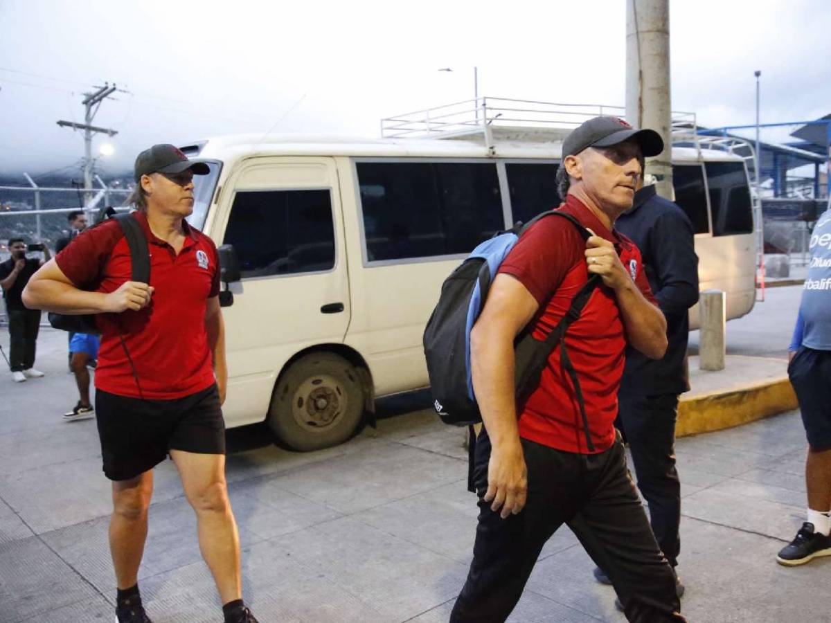 Ambiente final Motagua vs Olimpia: Furor con llegada de las barras y esto pasó con Pedro Troglio