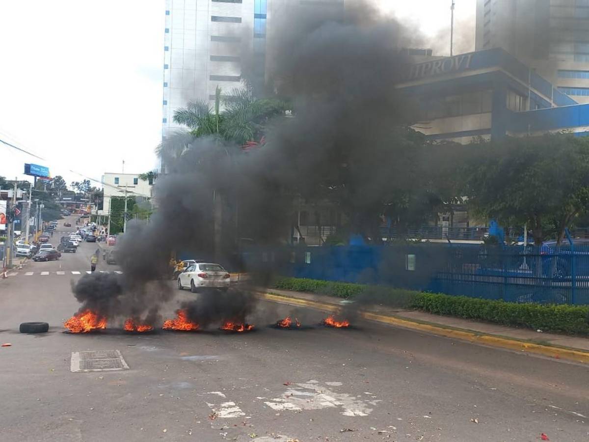 Por despidos, falta de pago e incumplimiento de contratos realizan jornadas de protestas en la capital