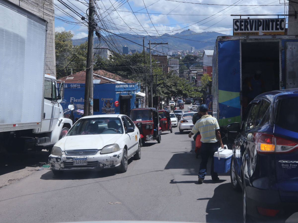 Más de 1.5 kilómetros de caos en avenidas de Comayagüela