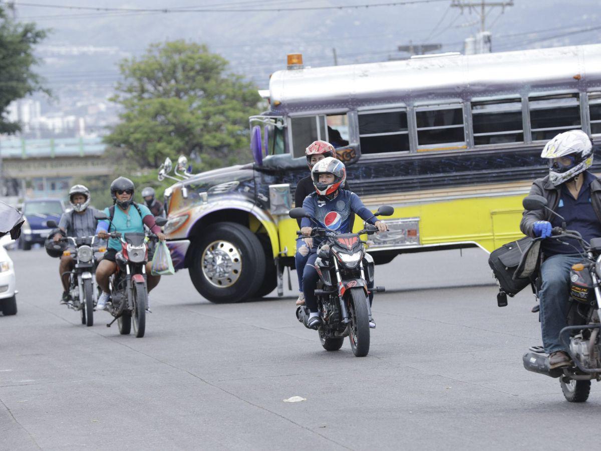 Prohibiciones y multas: normas de tránsito que todo motociclista debe saber en Honduras