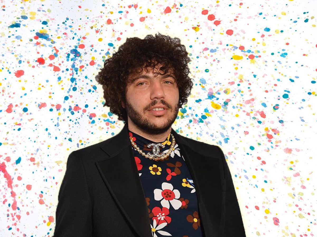 Benny Blanco es nombrado como el hombre más sexy con vida este 2024