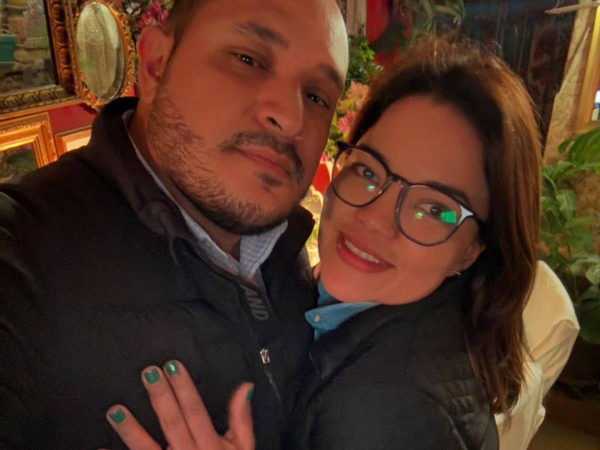 Ariela Cáceres y Dennis Andino conmemoran su décimo aniversario de matrimonio