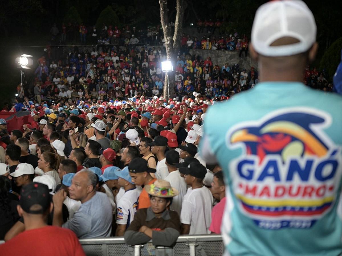 Chavismo ganó las elecciones con reducido margen de votos ante la oposición