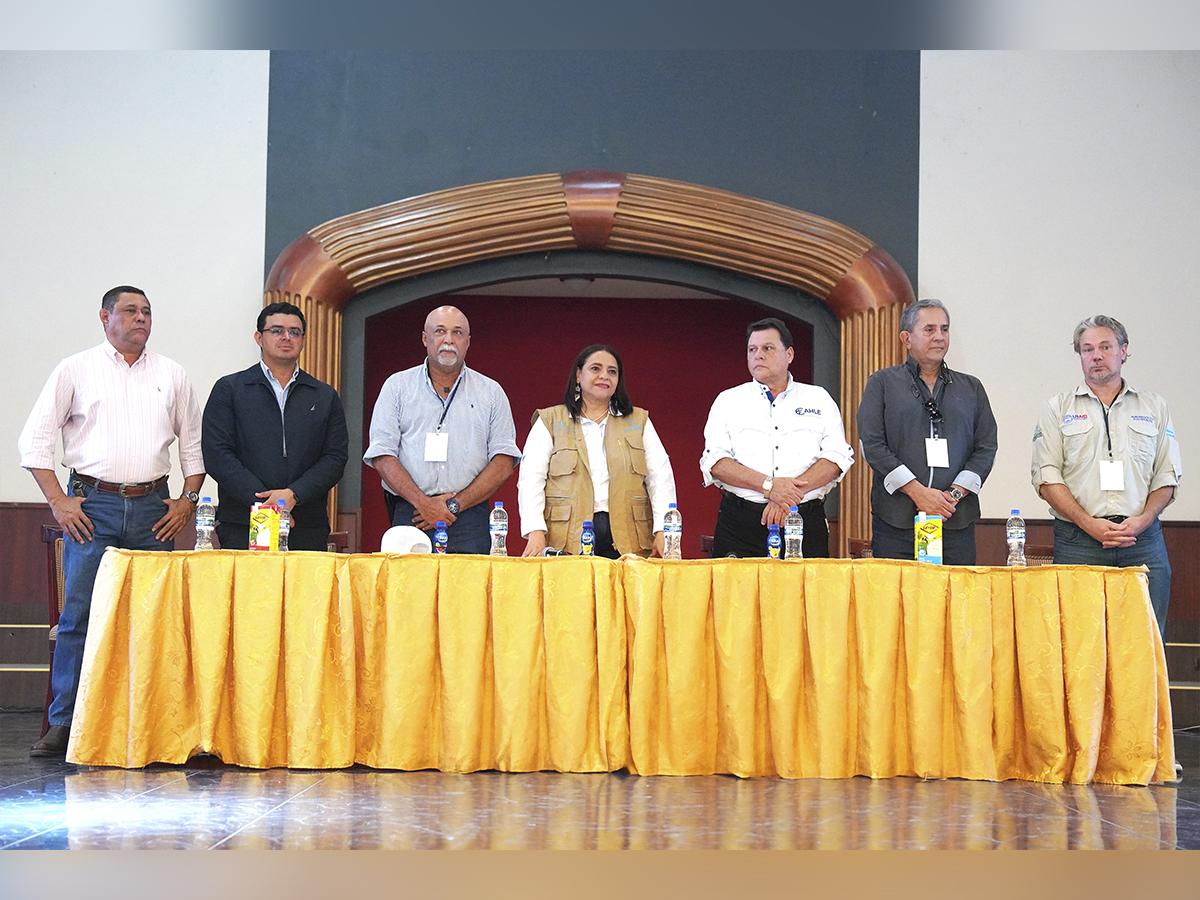 <i>El Primer Congreso de la Carne y Leche reunió a líderes, profesionales y entusiastas de la industria ganadera del país. </i>