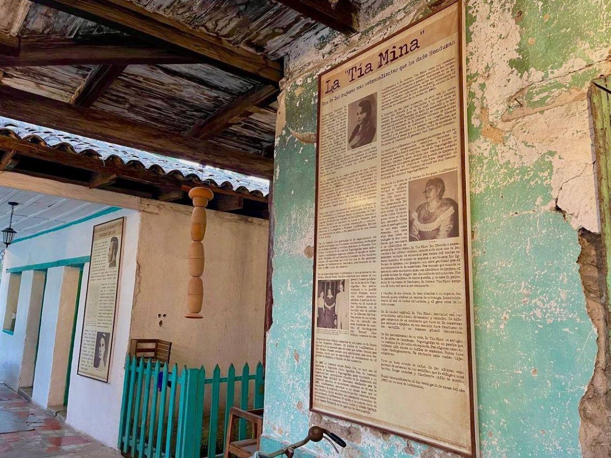 Las paredes, techo y piso de barro tradicional datan desde el siglo XIX, pese a las remodelaciones que el paso del tiempo ha requerido para mantener la edificación en buen estado.