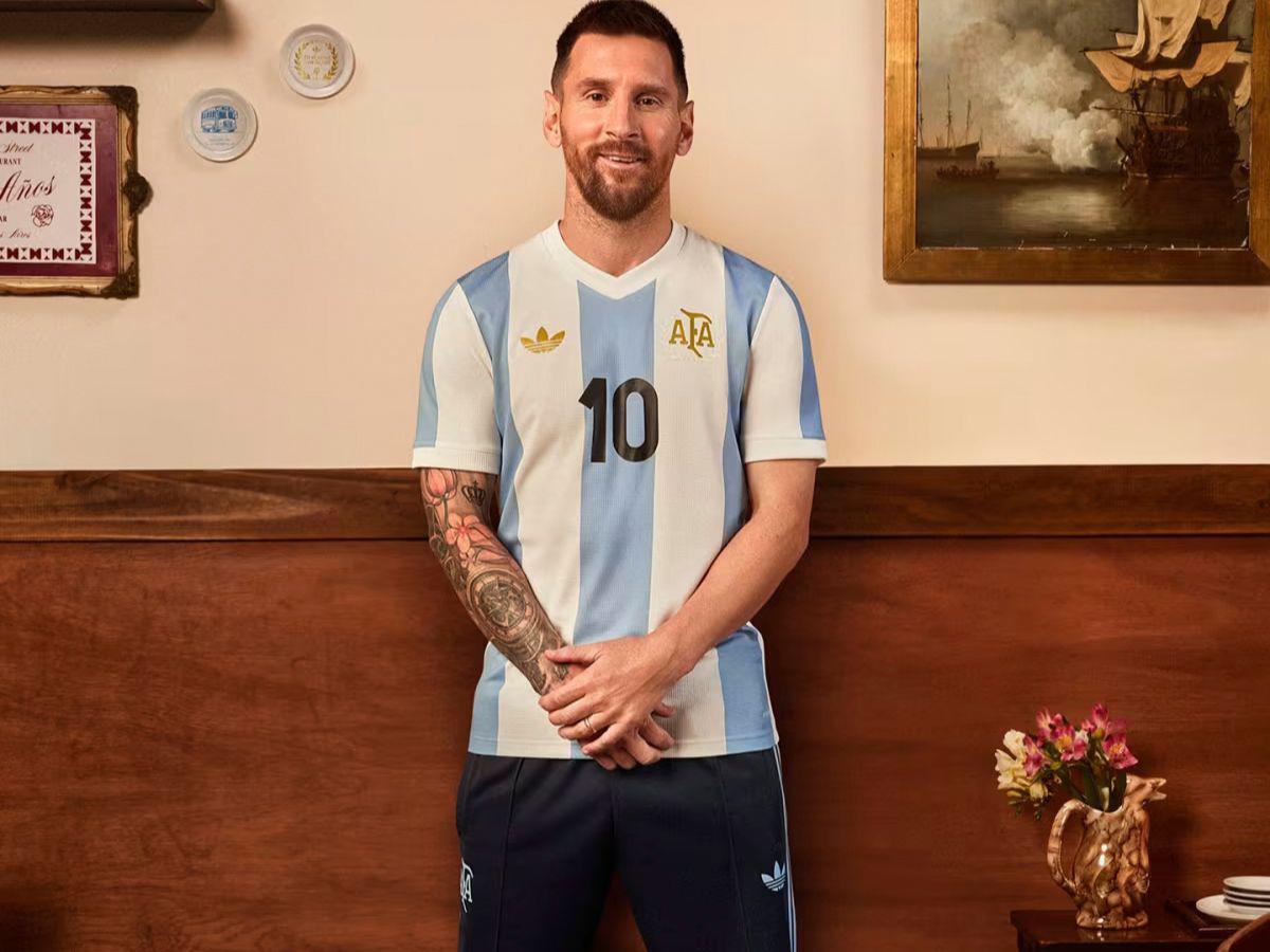 A lo retro, Argentina presenta su nueva camiseta inspirada en el Mundial de 1974