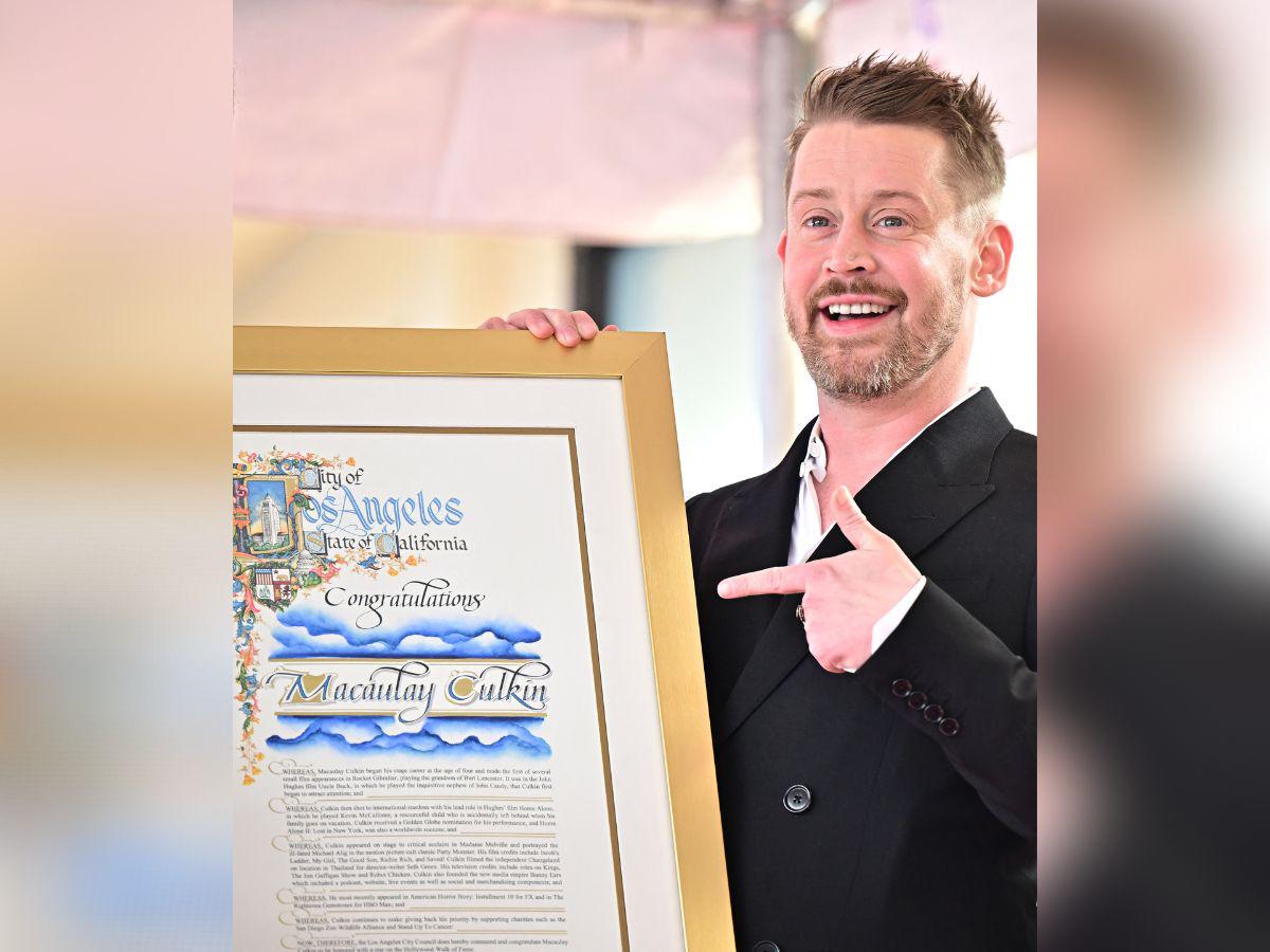 Macaulay Culkin es inmortalizado en el Paseo de la Fama de Hollywood