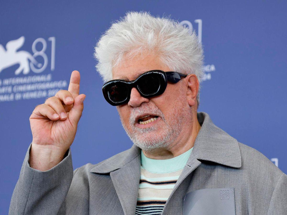 Almodóvar aboga por la eutanasia y critica los discursos de odio en la Mostra