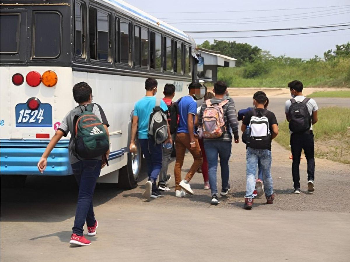 Más de 160,000 bebés, niños y jóvenes fueron deportados en una década