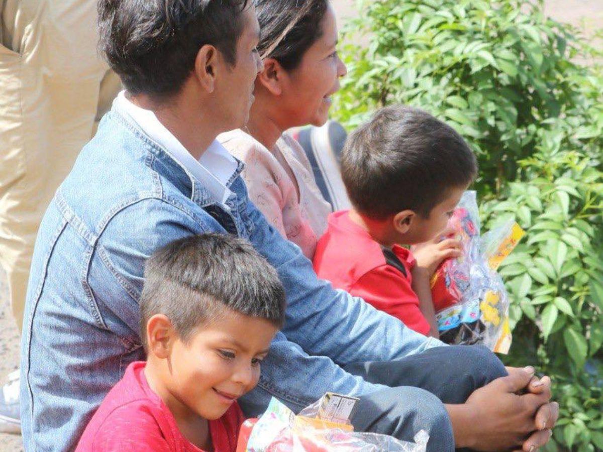 Pequeños detalles, grandes sonrisas: Niños disfrutan del trineo navideño de EL HERALDO