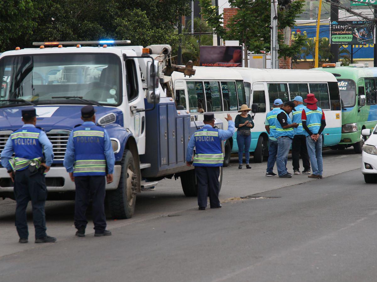 Transporte convoca asamblea; hoy no habrá paro de buses en la capital