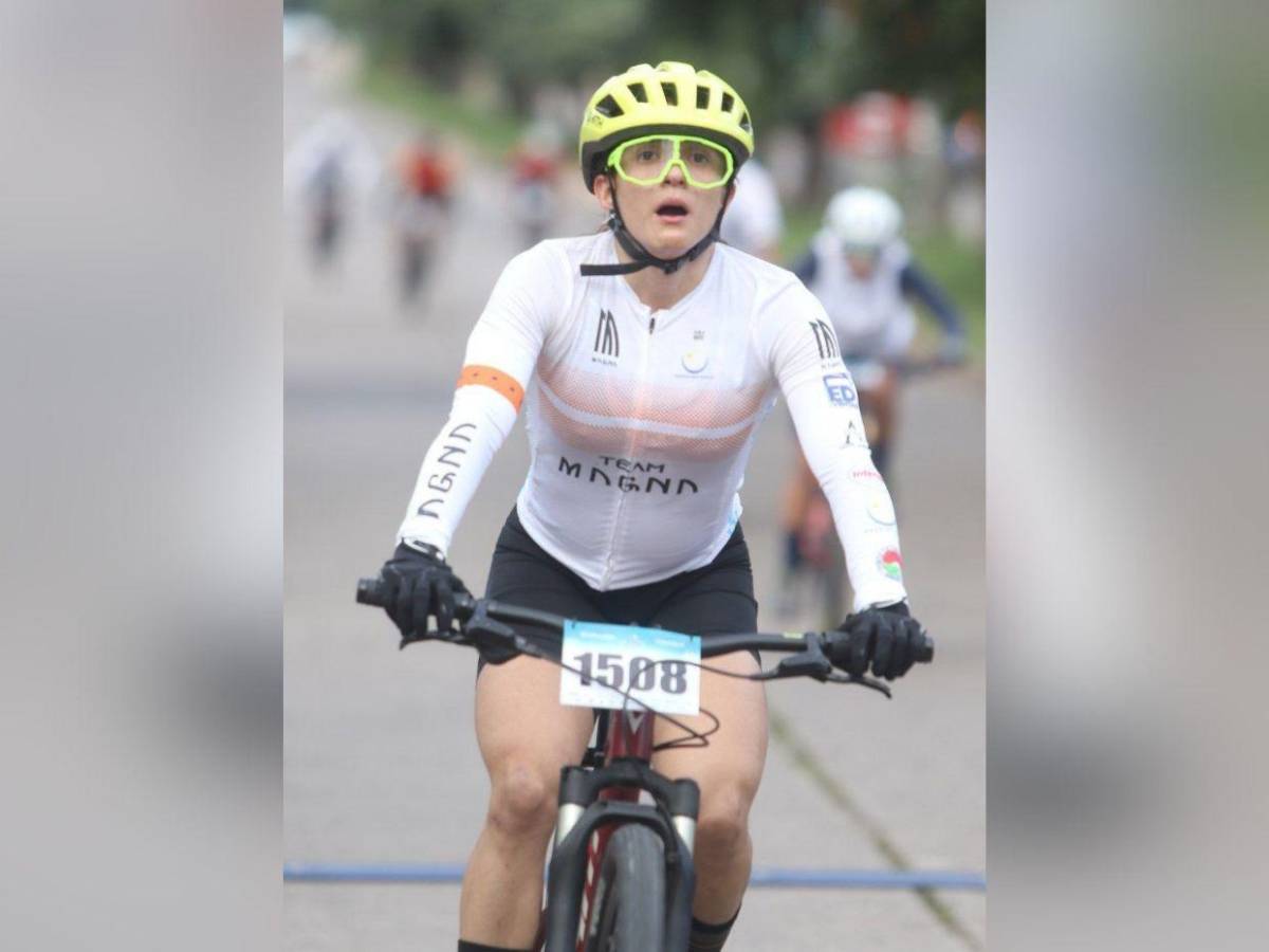 Chicas deslumbran con su talento y belleza en la Vuelta Ciclística de EL HERALDO 2024