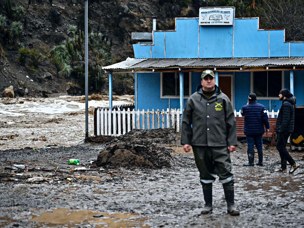 Los dos principales ríos de Santiago se desbordan tras fuertes lluvias